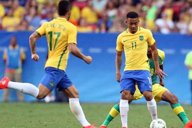Após estreia sem gols, Gabriel Jesus lamenta: ‘Não vou conseguir dormir’