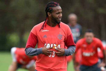 Zé Ricardo promove retorno da defesa titular do Flamengo para próxima partida