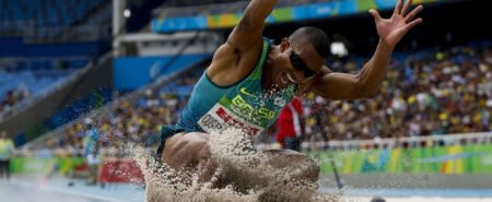 Salto em distância garante o primeiro ouro para o Brasil na Paralimpíada