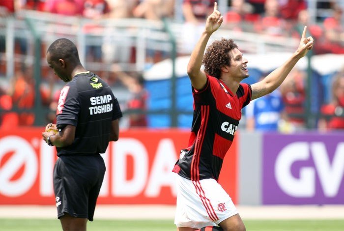 Flamengo tem atuação de gala e Willian Arão comanda vitória sobre o Figueirense