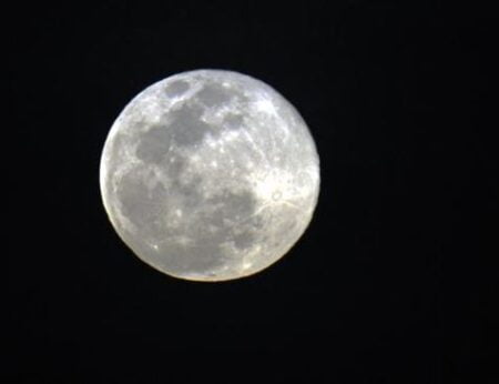 Lua vai parecer maior do que o habitual neste domingo (16)