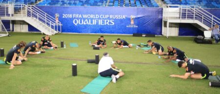 Seleção encara voo fretado e ônibus para partida na Venezuela