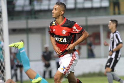 Fla evita falar em saída de Jorge, mas vê desequilíbrio na balança da Gávea