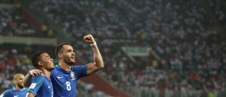 Sob comando de Tite, Brasil vence 6º jogo seguido