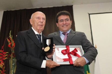 Prefeito de Serra Talhada lamenta morte de Newton Gibson