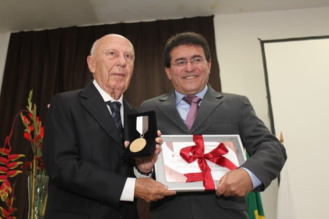 Prefeito de Serra Talhada lamenta morte de Newton Gibson