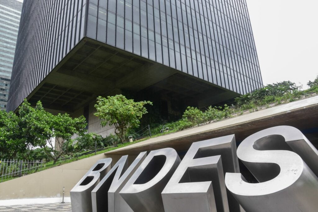 BNDES anuncia nova linha de crédito para reforçar o SUS no combate ao Covid-19
