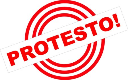 Taxistas e Mototaxistas se revoltam em Serra Talhada