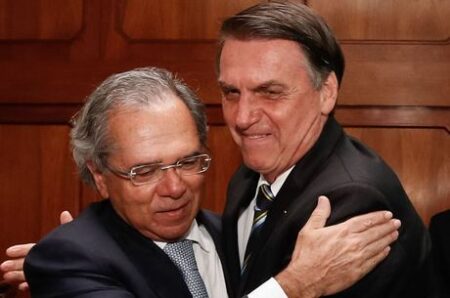 Bolsonaro aprova ajuda aos Estados com veto a reajuste de servidores