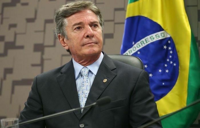 ‘Se continuar assim, vai afundar’, diz Collor sobre Bolsonaro