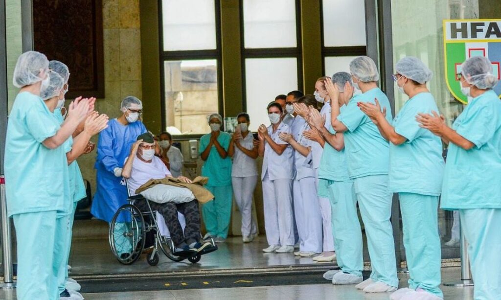 Mais de 1.800 pessoas foram curadas da Covid-19 em Pernambuco