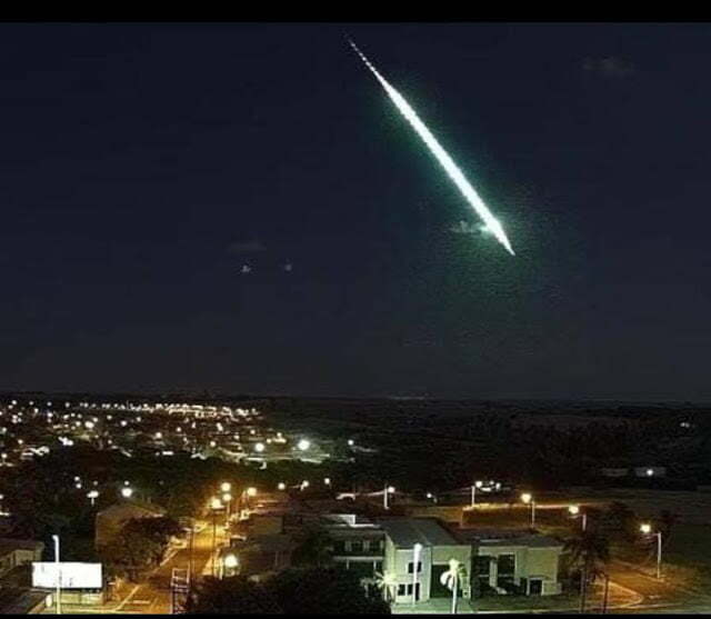Astrônomo disse que meteoro passou pelo Sertão a 72 mil Km/h