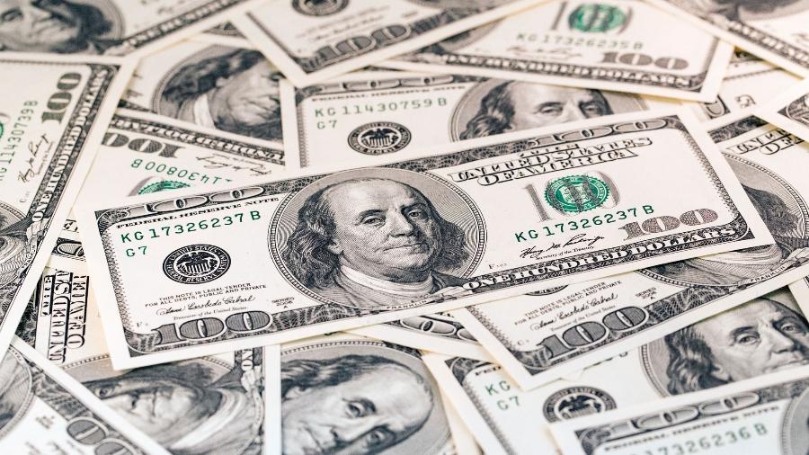 Dólar tem maior valorização em quase um mês e custa R$ 5,21