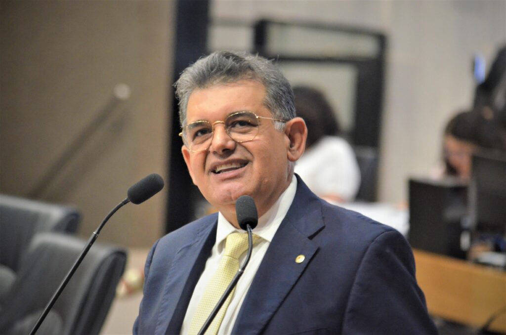 “Não sou a favor da volta às aulas”, diz deputado de Pernambuco