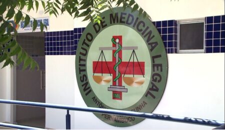 Dois corpos são encontrados com marcas de tiros na BR 407 IML Petrolina