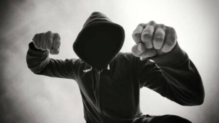 Homem ameaça e agride próprio pai em Serra Talhada