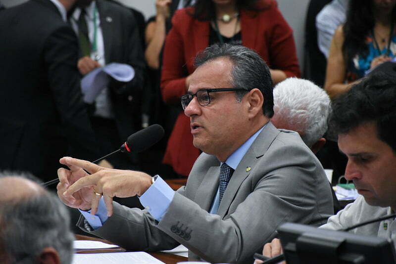 Deputado de Pernambuco convoca para prestar esclarecimento à Câmara