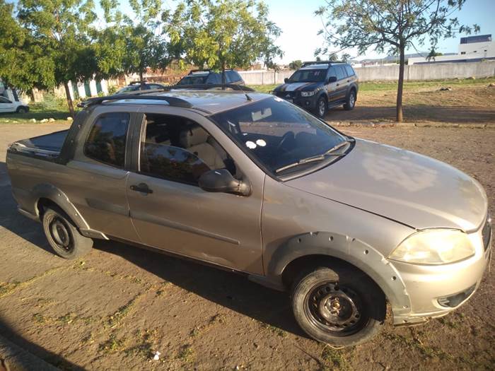 PRF detém motorista com caminhonete roubada, em Salgueiro