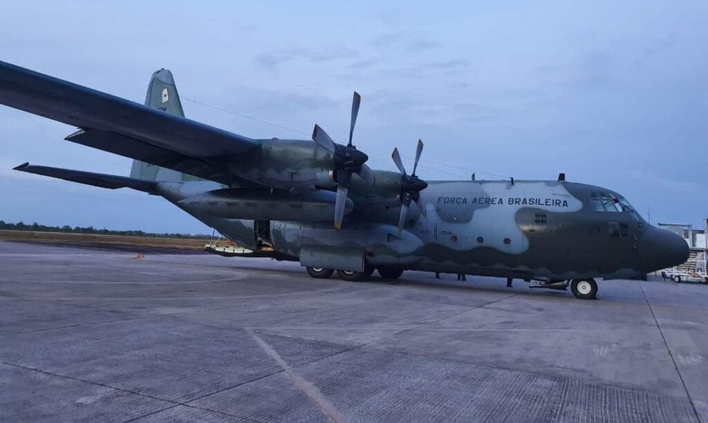 Aviões da FAB começam a levar geradores para o Amapá
