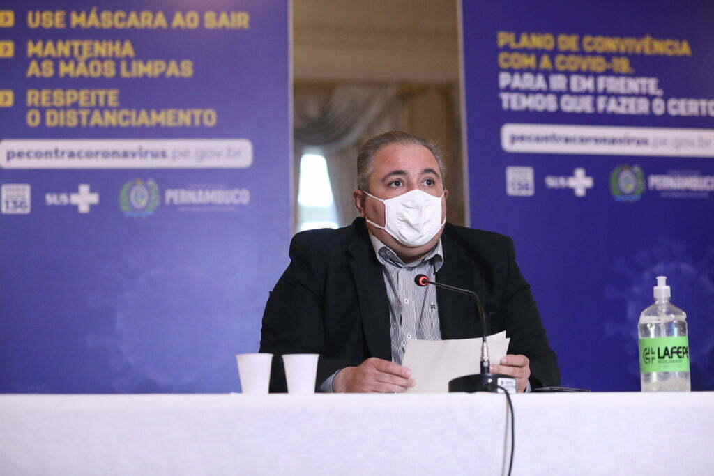 Governo de Pernambuco compra 1,8 milhões de seringas para vacina da Covid-19