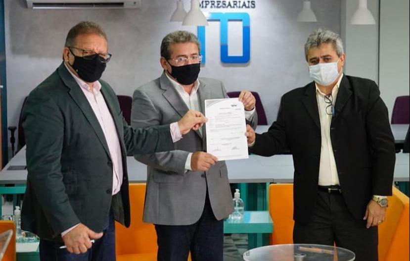 Prefeito assina ordem de serviço do Sesc na abertura da 21ª Exposerra