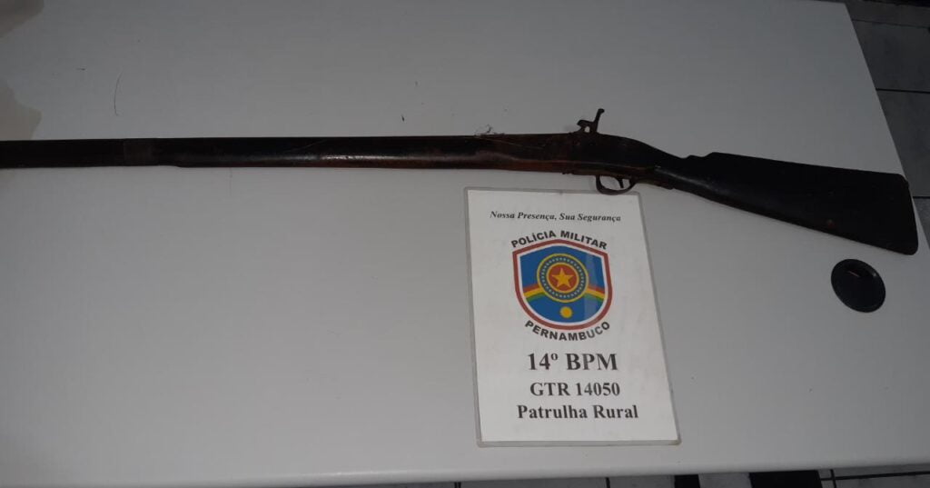 Homem é preso por posse ilegal de arma de fogo em Flores