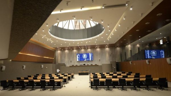 Em PE, reajuste no piso dos professores é aprovado pela Alepe