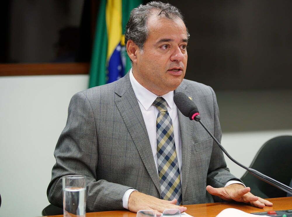 Deputado pede medida de proteção social após fim do auxílio emergencial
