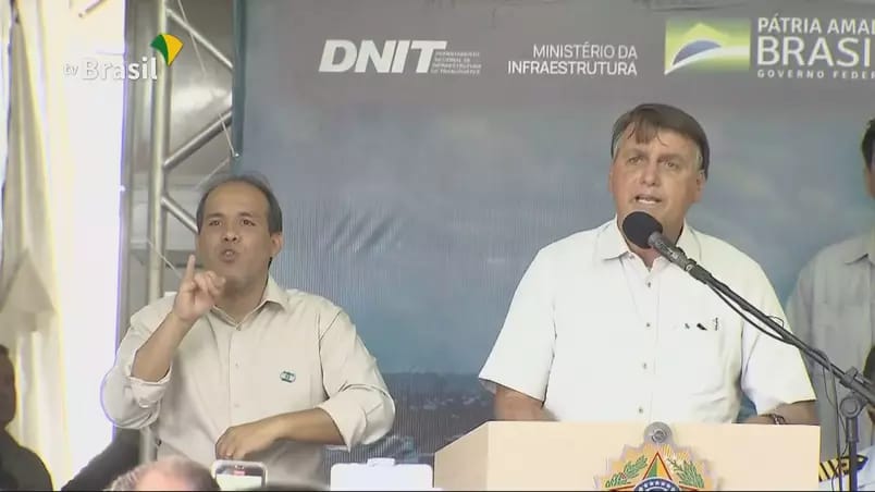 Bolsonaro critica medidas restritivas tomadas em razão da Covid-19