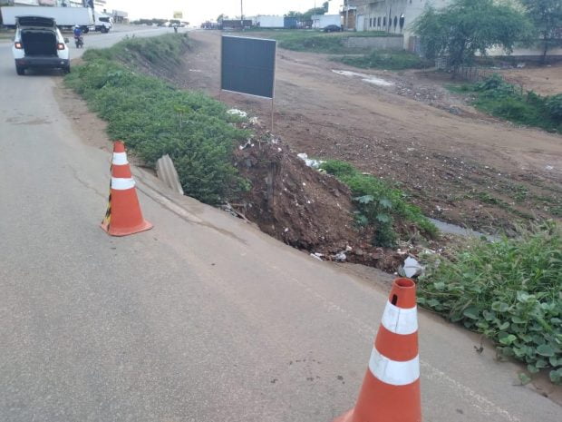 Prefeitura de ST promove reparos às margens da BR-232