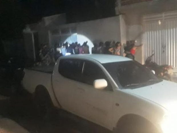 PM acaba com festa e leva todos a pé para delegacia de Princesa Isabel