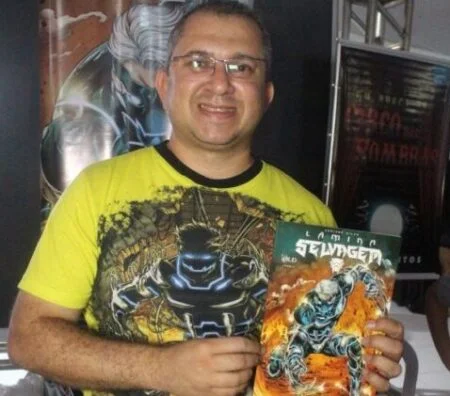Quadrinista pernambucano faz sucesso com anti-herói