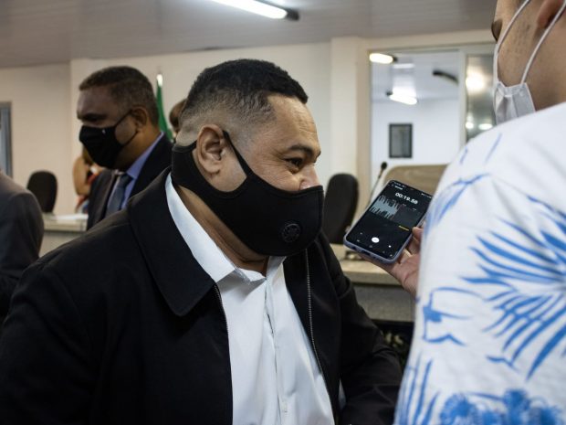 Radialista Francys Maya retorna para hospital em Serra Talhada