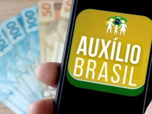 Caixa paga novo Bolsa Família a beneficiários com NIS 2