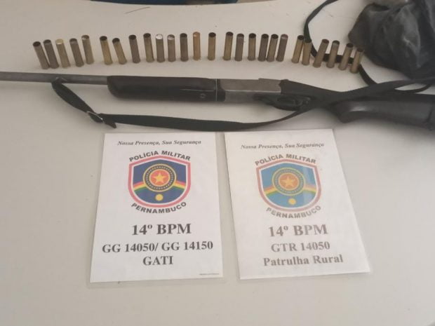 Polícia apreende arma e munições em Calumbi, no Sertão