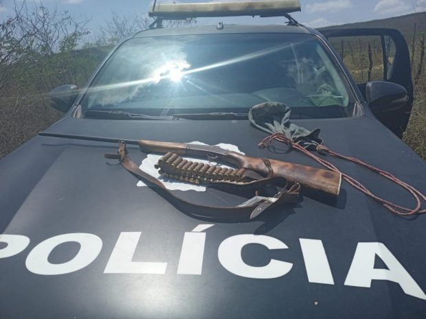 Homens são detidos com arma e munições em Calumbi