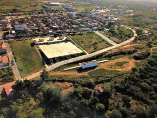 Flores lidera na geração de empregos no Sertão do Pajeú