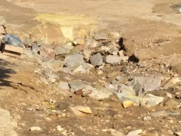 Moradora reclama de buraqueira em bairro de Serra Talhada