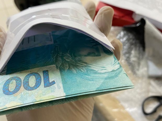 Jovem de 18 anos é preso por crime de moeda falsa, em Serra Talhada