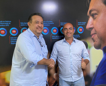 ST: Sebastião Oliveira comemora adesão de Vereador André Maio