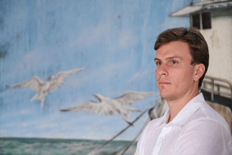 Miguel Coelho durante entrevista coletiva em Araripina, no Sertão