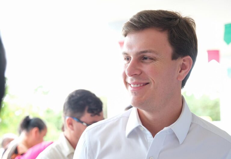 Miguel Coelho recebe apoio político do partido Patriota