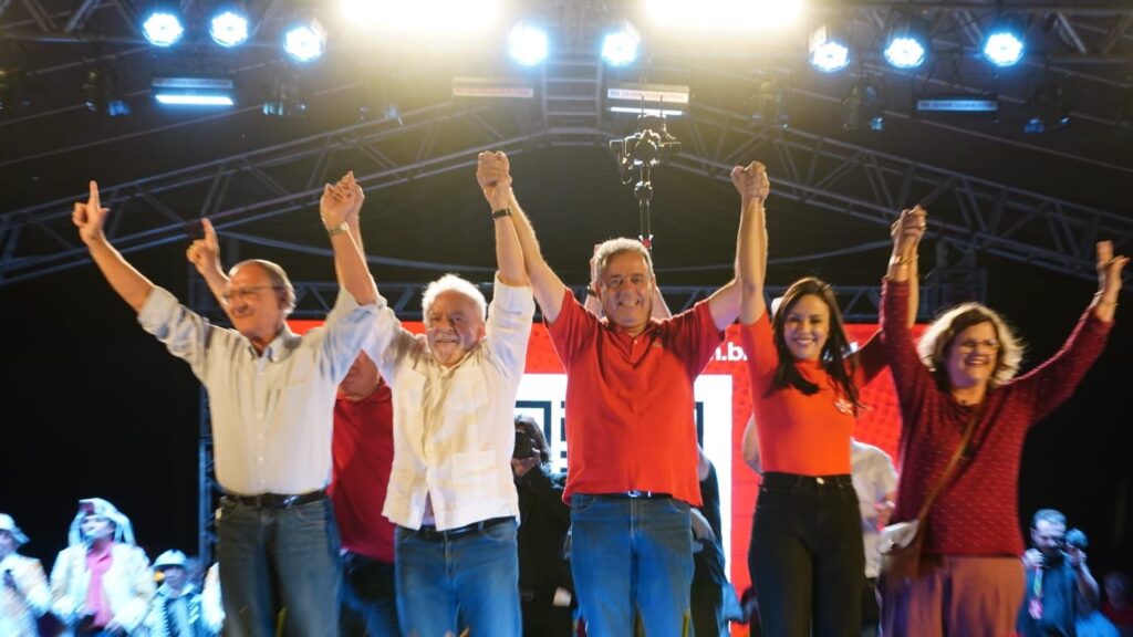 Lula assegura parceria com Danilo para duplicação da BR-232