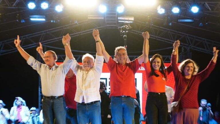 Lula assegura parceria com Danilo para duplicação da BR-232