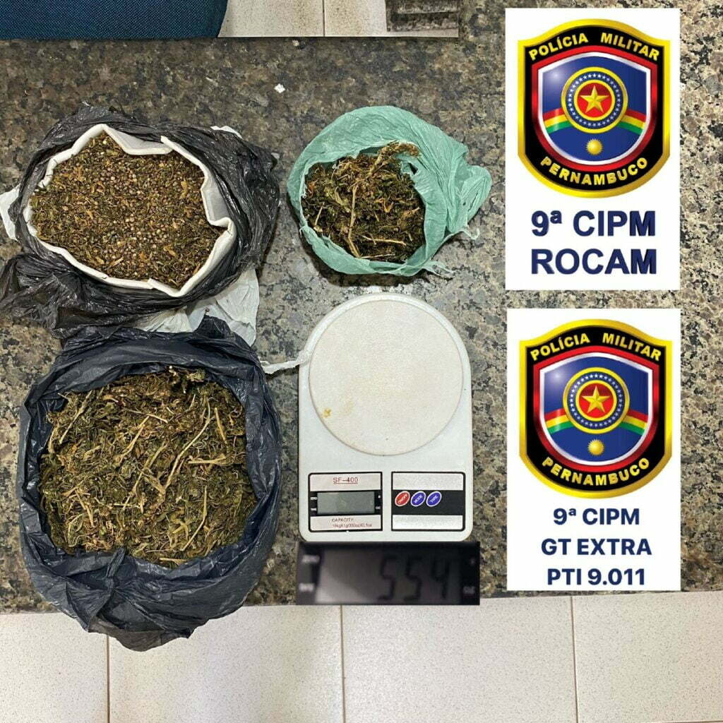 Maconha e balança de precisão apreendidas pela PM