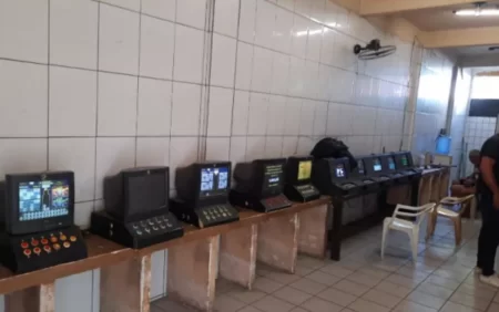 Máquinas caça-níquel apreendidas durante operação em Recife