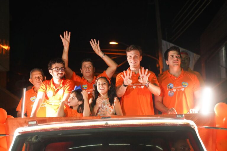 Miguel comemora 2º lugar nas pesquisas