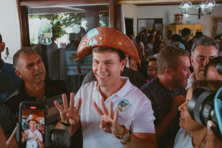 Miguel esteve em Jataúba nesta segunda-feira