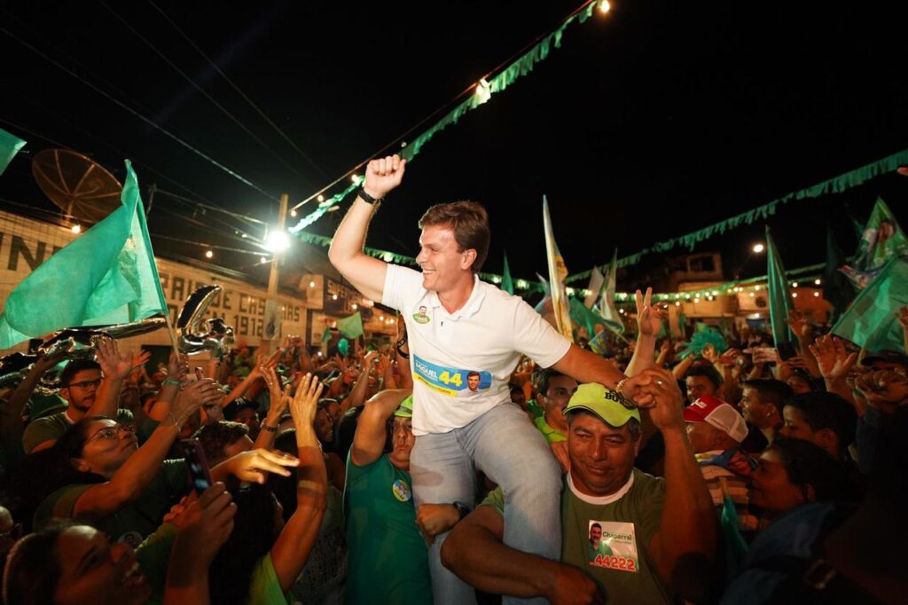 Miguel Coelho cresce nas pesquisas eleitorais
