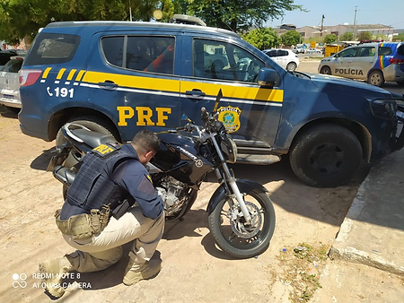 Motocicleta roubada apreendida em Araripina